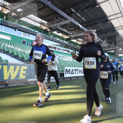 06.10.2024 - 19. swb-Marathon Bremen Yannick Fuchs http://msf.ph/oto/7365655 06.10.2024 10:36:33 Laufen im Stadion 7022, 7051, 7101, 7102, 7104, 7152, 7160, 7300, 7326, 7434, 7529, 7547, 7558, 7636, 7667, 7708, 7709, 7715, 7721, 7747, 7748, 7769, 7792, 7896, 7907, 7939, 7944, 7951, 8078, 8081, 8082, 8083, 8084, 8102, 8116, 8125, 8138, 8168, 8170, 8253, 8254, 8379, 8401, 8438, 8462, 8493, 8545, 8592, 8613, 8621, 8708, 8737, 8741, 8751, 8914, 8977, 8978, 9020, 9022, 9024, 9042, 9043, 9083, 9990 meine-sportfotos.de