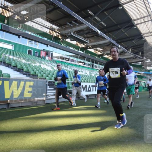 06.10.2024 - 19. swb-Marathon Bremen Yannick Fuchs http://msf.ph/oto/7365690 06.10.2024 10:36:37 Laufen im Stadion 7022, 7051, 7064, 7101, 7102, 7104, 7152, 7160, 7300, 7326, 7434, 7529, 7547, 7558, 7636, 7708, 7709, 7715, 7721, 7747, 7748, 7769, 7792, 7896, 7939, 7944, 7951, 8078, 8081, 8082, 8083, 8084, 8102, 8116, 8125, 8138, 8168, 8170, 8193, 8253, 8254, 8379, 8401, 8430, 8438, 8493, 8545, 8592, 8613, 8621, 8708, 8737, 8741, 8751, 8977, 8978, 9020, 9022, 9024, 9042, 9043, 9083, 9990 meine-sportfotos.de