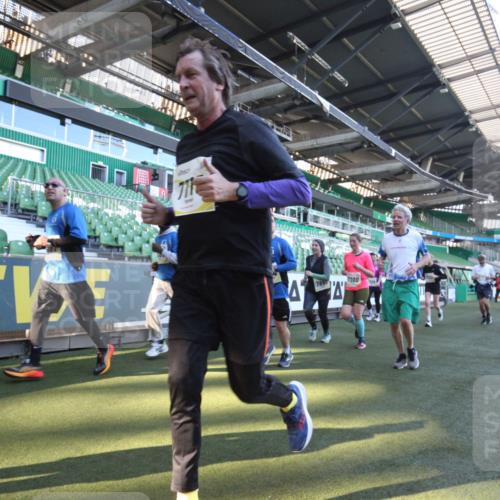 06.10.2024 - 19. swb-Marathon Bremen Yannick Fuchs http://msf.ph/oto/7365705 06.10.2024 10:36:38 Laufen im Stadion 7022, 7051, 7064, 7101, 7102, 7104, 7152, 7160, 7300, 7326, 7434, 7529, 7547, 7558, 7636, 7708, 7709, 7715, 7721, 7747, 7748, 7769, 7792, 7896, 7939, 7944, 7951, 8078, 8081, 8082, 8083, 8084, 8102, 8116, 8125, 8138, 8168, 8170, 8193, 8253, 8254, 8379, 8401, 8430, 8438, 8493, 8545, 8592, 8613, 8621, 8708, 8737, 8741, 8751, 8977, 8978, 9020, 9022, 9024, 9042, 9043, 9083, 9123, 9990 meine-sportfotos.de