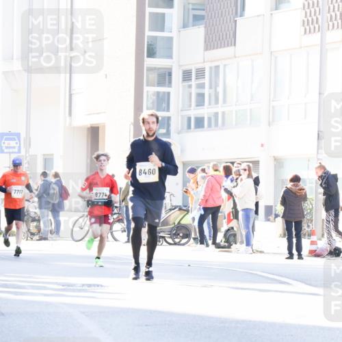 06.10.2024 - 19. swb-Marathon Bremen Matties Gatica Varas http://msf.ph/oto/7365746 06.10.2024 10:42:08 Laufen 7717, 8774, 8460 meine-sportfotos.de