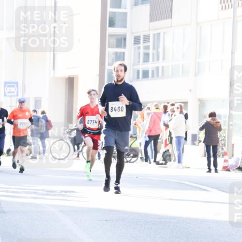 06.10.2024 - 19. swb-Marathon Bremen Matties Gatica Varas http://msf.ph/oto/7365778 06.10.2024 10:42:08 Laufen 7717, 8774, 8460 meine-sportfotos.de