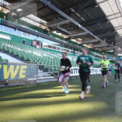 06.10.2024 - 19. swb-Marathon Bremen Yannick Fuchs http://msf.ph/oto/7365782 06.10.2024 10:36:45 Laufen im Stadion 7022, 7064, 7104, 7152, 7160, 7172, 7300, 7326, 7399, 7416, 7529, 7547, 7558, 7626, 7627, 7636, 7645, 7708, 7709, 7715, 7721, 7747, 7748, 7769, 7792, 7896, 7908, 7944, 8025, 8026, 8050, 8051, 8078, 8081, 8082, 8083, 8084, 8116, 8125, 8138, 8168, 8170, 8193, 8201, 8340, 8407, 8430, 8438, 8493, 8592, 8613, 8621, 8703, 8708, 8737, 8741, 8751, 8862, 8977, 8978, 9020, 9022, 9024, 9083, 9123, 9990 meine-sportfotos.de