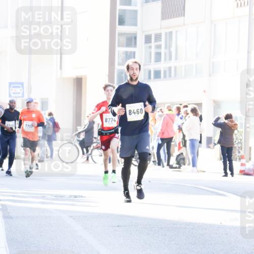 06.10.2024 - 19. swb-Marathon Bremen Matties Gatica Varas http://msf.ph/oto/7365795 06.10.2024 10:42:09 Laufen 7717, 8774, 8460 meine-sportfotos.de