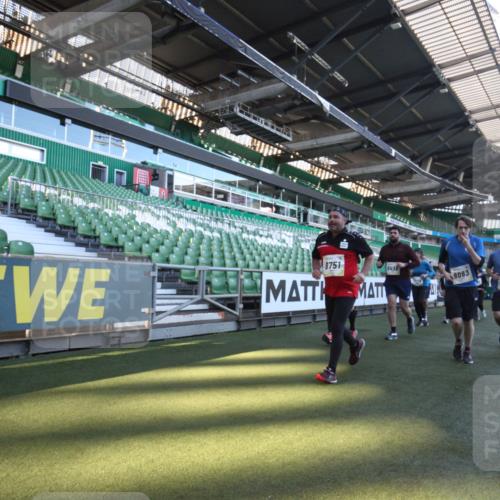 06.10.2024 - 19. swb-Marathon Bremen Yannick Fuchs http://msf.ph/oto/7365814 06.10.2024 10:36:51 Laufen im Stadion 7022, 7064, 7104, 7152, 7160, 7172, 7300, 7326, 7399, 7416, 7529, 7547, 7558, 7626, 7627, 7636, 7645, 7708, 7709, 7715, 7721, 7747, 7748, 7792, 7896, 7908, 8025, 8026, 8032, 8050, 8051, 8078, 8081, 8082, 8083, 8084, 8138, 8168, 8170, 8193, 8201, 8216, 8340, 8407, 8430, 8438, 8493, 8529, 8574, 8592, 8613, 8621, 8660, 8696, 8703, 8708, 8731, 8741, 8751, 8770, 8862, 8977, 8978, 9010, 9022, 9024, 9074, 9123, 9990 meine-sportfotos.de