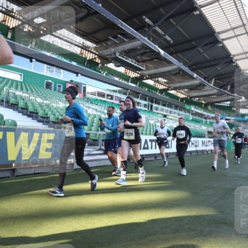 06.10.2024 - 19. swb-Marathon Bremen Yannick Fuchs http://msf.ph/oto/7365876 06.10.2024 10:36:55 Laufen im Stadion 7022, 7064, 7104, 7152, 7160, 7172, 7300, 7326, 7399, 7416, 7558, 7626, 7627, 7636, 7645, 7708, 7709, 7715, 7721, 7747, 7748, 7792, 7896, 7908, 8025, 8026, 8032, 8050, 8051, 8078, 8081, 8082, 8083, 8084, 8138, 8168, 8170, 8193, 8201, 8202, 8216, 8340, 8407, 8430, 8438, 8493, 8529, 8574, 8592, 8599, 8613, 8621, 8660, 8693, 8696, 8703, 8708, 8731, 8741, 8751, 8770, 8778, 8862, 8977, 8978, 9010, 9022, 9024, 9074, 9123, 9990 meine-sportfotos.de