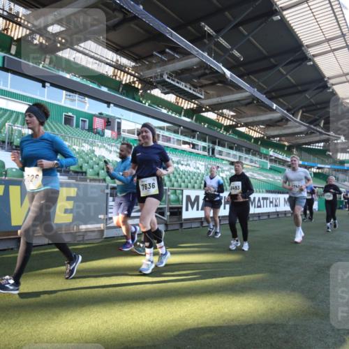 06.10.2024 - 19. swb-Marathon Bremen Yannick Fuchs http://msf.ph/oto/7365889 06.10.2024 10:36:55 Laufen im Stadion 7022, 7064, 7104, 7152, 7160, 7172, 7300, 7326, 7399, 7416, 7558, 7626, 7627, 7636, 7645, 7708, 7709, 7715, 7721, 7747, 7748, 7792, 7896, 7908, 8025, 8026, 8032, 8050, 8051, 8078, 8081, 8082, 8083, 8084, 8138, 8168, 8170, 8193, 8201, 8202, 8216, 8340, 8407, 8430, 8438, 8493, 8529, 8574, 8592, 8599, 8613, 8621, 8660, 8693, 8696, 8703, 8708, 8731, 8741, 8751, 8770, 8778, 8862, 8977, 8978, 9010, 9022, 9024, 9074, 9123, 9990 meine-sportfotos.de