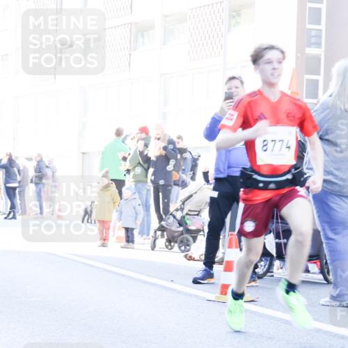 06.10.2024 - 19. swb-Marathon Bremen Matties Gatica Varas http://msf.ph/oto/7365937 06.10.2024 10:42:13 Laufen 8774 meine-sportfotos.de