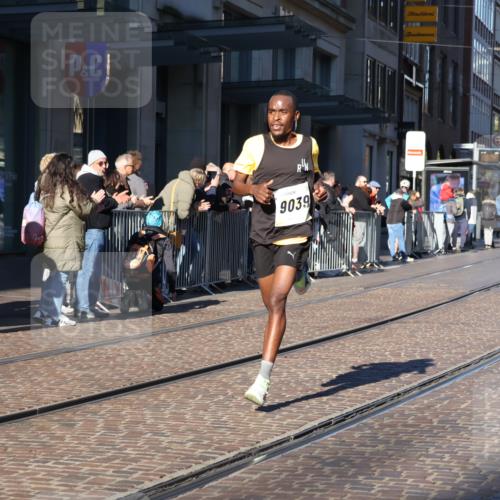 06.10.2024 - 19. swb-Marathon Bremen Strokosch-Dieckow http://msf.ph/oto/7365943 06.10.2024 10:31:00 Laufen 8499, 8500, 9039 meine-sportfotos.de