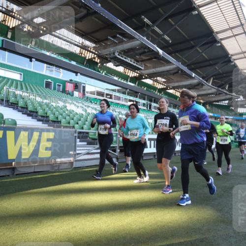 06.10.2024 - 19. swb-Marathon Bremen Yannick Fuchs http://msf.ph/oto/7365947 06.10.2024 10:37:00 Laufen im Stadion 7022, 7064, 7104, 7152, 7160, 7172, 7326, 7399, 7416, 7441, 7558, 7626, 7627, 7636, 7645, 7708, 7709, 7721, 7792, 7818, 7819, 7834, 7908, 8025, 8026, 8032, 8050, 8051, 8077, 8078, 8083, 8104, 8138, 8168, 8170, 8193, 8201, 8202, 8216, 8221, 8340, 8407, 8430, 8438, 8448, 8493, 8529, 8574, 8592, 8599, 8613, 8621, 8660, 8693, 8696, 8703, 8708, 8731, 8741, 8751, 8770, 8778, 8811, 8862, 8977, 8978, 9010, 9022, 9024, 9074, 9123, 9990 meine-sportfotos.de
