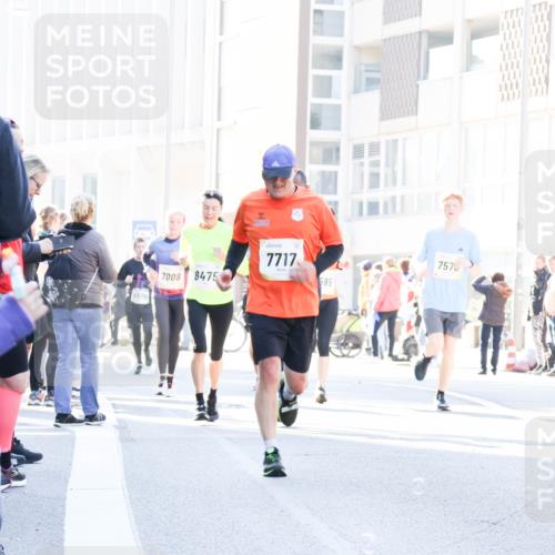06.10.2024 - 19. swb-Marathon Bremen Matties Gatica Varas http://msf.ph/oto/7365955 06.10.2024 10:42:16 Laufen 8835, 7008, 8475, 7717, 585, 7570 meine-sportfotos.de