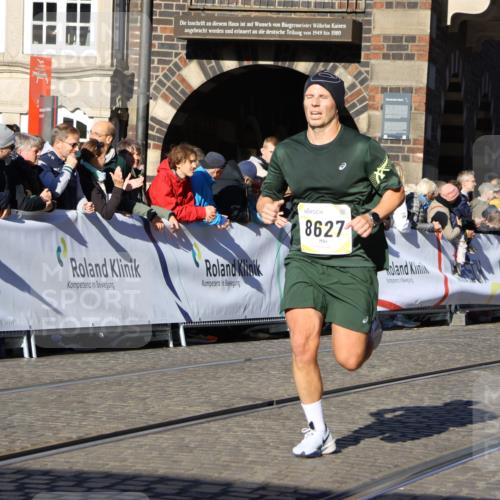 06.10.2024 - 19. swb-Marathon Bremen Strokosch-Dieckow http://msf.ph/oto/7365963 06.10.2024 10:40:05 Ziel 7649, 8341, 8447, 8627, 8974, 9036, 9087 meine-sportfotos.de