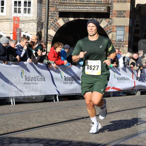 06.10.2024 - 19. swb-Marathon Bremen Strokosch-Dieckow http://msf.ph/oto/7365983 06.10.2024 10:40:05 Ziel 7649, 8341, 8447, 8627, 8974, 9036, 9087 meine-sportfotos.de