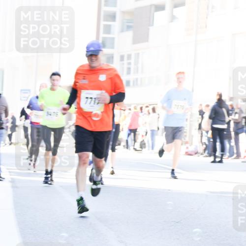 06.10.2024 - 19. swb-Marathon Bremen Matties Gatica Varas http://msf.ph/oto/7365985 06.10.2024 10:42:16 Laufen 7717, 7670, 475 meine-sportfotos.de
