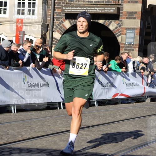 06.10.2024 - 19. swb-Marathon Bremen Strokosch-Dieckow http://msf.ph/oto/7366040 06.10.2024 10:40:05 Ziel 7649, 8341, 8447, 8627, 8974, 9036, 9087 meine-sportfotos.de