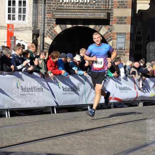 06.10.2024 - 19. swb-Marathon Bremen Strokosch-Dieckow http://msf.ph/oto/7366063 06.10.2024 10:40:13 Ziel 7649, 8447, 8974 meine-sportfotos.de
