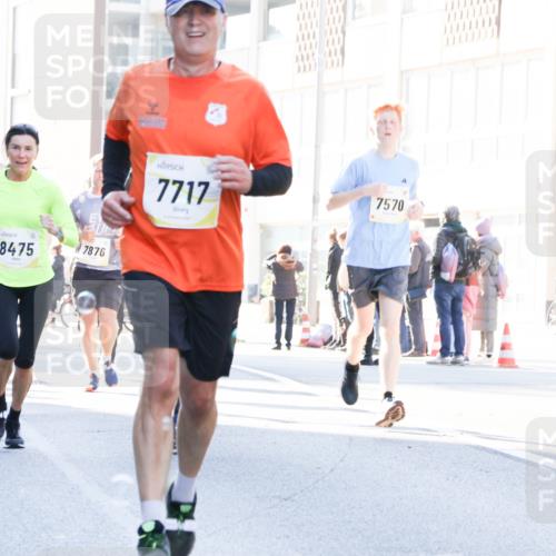 06.10.2024 - 19. swb-Marathon Bremen Matties Gatica Varas http://msf.ph/oto/7366067 06.10.2024 10:42:18 Laufen 7717, 7570, 8475, 7876 meine-sportfotos.de