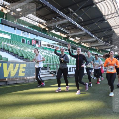 06.10.2024 - 19. swb-Marathon Bremen Yannick Fuchs http://msf.ph/oto/7366081 06.10.2024 10:37:11 Laufen im Stadion 7022, 7064, 7104, 7160, 7172, 7399, 7416, 7441, 7495, 7558, 7588, 7626, 7627, 7645, 7688, 7721, 7817, 7818, 7819, 7834, 7908, 8021, 8025, 8026, 8032, 8050, 8051, 8077, 8104, 8138, 8168, 8169, 8170, 8182, 8184, 8193, 8201, 8202, 8216, 8217, 8221, 8282, 8340, 8407, 8430, 8448, 8493, 8529, 8574, 8599, 8660, 8687, 8693, 8696, 8703, 8708, 8731, 8741, 8770, 8778, 8811, 8862, 9010, 9074, 9123, 9990 meine-sportfotos.de