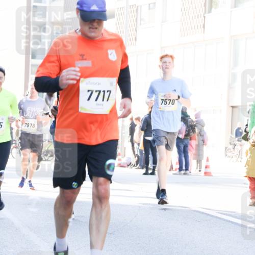 06.10.2024 - 19. swb-Marathon Bremen Matties Gatica Varas http://msf.ph/oto/7366083 06.10.2024 10:42:18 Laufen 5, 7876, 7717, 7570 meine-sportfotos.de