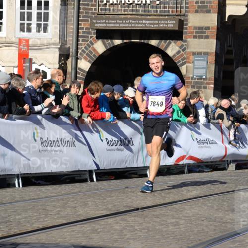 06.10.2024 - 19. swb-Marathon Bremen Strokosch-Dieckow http://msf.ph/oto/7366087 06.10.2024 10:40:13 Ziel 7649, 8447, 8974 meine-sportfotos.de