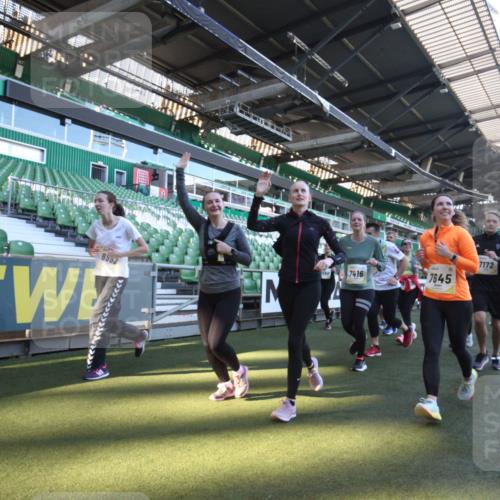 06.10.2024 - 19. swb-Marathon Bremen Yannick Fuchs http://msf.ph/oto/7366098 06.10.2024 10:37:11 Laufen im Stadion 7022, 7064, 7104, 7160, 7172, 7399, 7416, 7441, 7495, 7558, 7588, 7626, 7627, 7645, 7688, 7721, 7817, 7818, 7819, 7834, 7908, 8021, 8025, 8026, 8032, 8050, 8051, 8077, 8104, 8138, 8168, 8169, 8170, 8182, 8184, 8193, 8201, 8202, 8216, 8217, 8221, 8282, 8340, 8407, 8430, 8448, 8493, 8529, 8574, 8599, 8660, 8687, 8693, 8696, 8703, 8708, 8731, 8741, 8770, 8778, 8811, 8862, 9010, 9074, 9123, 9990 meine-sportfotos.de
