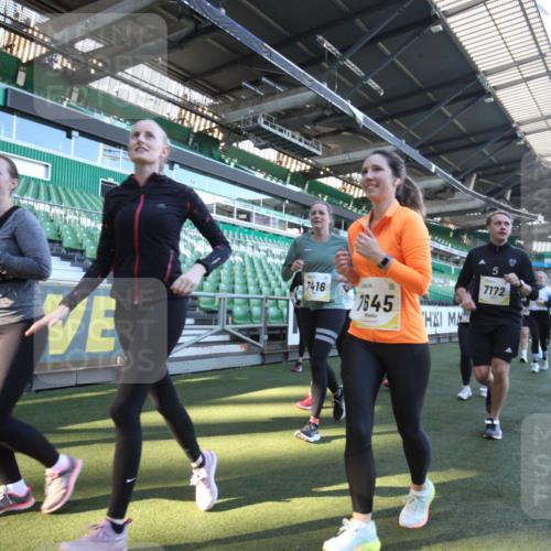 06.10.2024 - 19. swb-Marathon Bremen Yannick Fuchs http://msf.ph/oto/7366122 06.10.2024 10:37:12 Laufen im Stadion 7038, 7064, 7104, 7160, 7172, 7399, 7416, 7441, 7495, 7512, 7588, 7611, 7612, 7626, 7627, 7645, 7688, 7721, 7817, 7818, 7819, 7834, 7908, 8021, 8025, 8026, 8032, 8050, 8051, 8077, 8104, 8138, 8168, 8169, 8170, 8182, 8184, 8193, 8201, 8202, 8216, 8217, 8221, 8282, 8340, 8407, 8430, 8448, 8529, 8574, 8599, 8660, 8687, 8693, 8696, 8703, 8708, 8731, 8741, 8770, 8778, 8811, 8862, 9010, 9074, 9123, 9990 meine-sportfotos.de