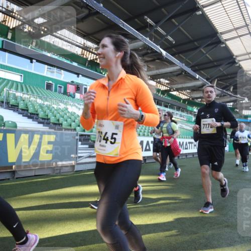 06.10.2024 - 19. swb-Marathon Bremen Yannick Fuchs http://msf.ph/oto/7366136 06.10.2024 10:37:12 Laufen im Stadion 7038, 7064, 7104, 7160, 7172, 7399, 7416, 7441, 7495, 7512, 7588, 7611, 7612, 7626, 7627, 7645, 7688, 7721, 7817, 7818, 7819, 7834, 7908, 8021, 8025, 8026, 8032, 8050, 8051, 8077, 8104, 8138, 8168, 8169, 8170, 8182, 8184, 8193, 8201, 8202, 8216, 8217, 8221, 8282, 8340, 8407, 8430, 8448, 8529, 8574, 8599, 8660, 8687, 8693, 8696, 8703, 8708, 8731, 8741, 8770, 8778, 8811, 8862, 9010, 9074, 9123, 9990 meine-sportfotos.de
