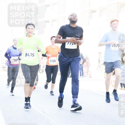 06.10.2024 - 19. swb-Marathon Bremen Matties Gatica Varas http://msf.ph/oto/7366137 06.10.2024 10:42:20 Laufen 008, 8475, 8585, 1123, 7570 meine-sportfotos.de