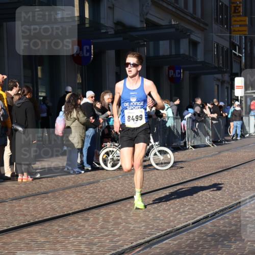 06.10.2024 - 19. swb-Marathon Bremen Strokosch-Dieckow http://msf.ph/oto/7366141 06.10.2024 10:31:12 Laufen 8499, 8846 meine-sportfotos.de
