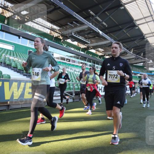 06.10.2024 - 19. swb-Marathon Bremen Yannick Fuchs http://msf.ph/oto/7366148 06.10.2024 10:37:12 Laufen im Stadion 7038, 7064, 7104, 7160, 7172, 7399, 7416, 7441, 7495, 7512, 7588, 7611, 7612, 7626, 7627, 7645, 7688, 7721, 7817, 7818, 7819, 7834, 7908, 8021, 8025, 8026, 8032, 8050, 8051, 8077, 8104, 8138, 8168, 8169, 8170, 8182, 8184, 8193, 8201, 8202, 8216, 8217, 8221, 8282, 8340, 8407, 8430, 8448, 8529, 8574, 8599, 8660, 8687, 8693, 8696, 8703, 8708, 8731, 8741, 8770, 8778, 8811, 8862, 9010, 9074, 9123, 9990 meine-sportfotos.de