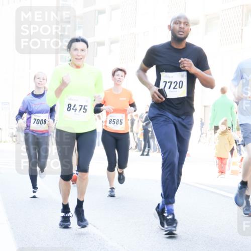 06.10.2024 - 19. swb-Marathon Bremen Matties Gatica Varas http://msf.ph/oto/7366152 06.10.2024 10:42:20 Laufen 7008, 8475, 8585, 7720 meine-sportfotos.de