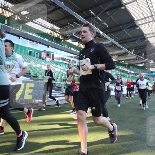 06.10.2024 - 19. swb-Marathon Bremen Yannick Fuchs http://msf.ph/oto/7366158 06.10.2024 10:37:13 Laufen im Stadion 7038, 7064, 7104, 7160, 7172, 7220, 7399, 7416, 7441, 7495, 7512, 7588, 7611, 7612, 7626, 7627, 7645, 7688, 7721, 7817, 7818, 7819, 7834, 7908, 8021, 8025, 8026, 8032, 8050, 8051, 8077, 8104, 8138, 8168, 8169, 8170, 8182, 8184, 8193, 8201, 8202, 8216, 8217, 8221, 8282, 8340, 8407, 8430, 8448, 8529, 8574, 8599, 8660, 8687, 8693, 8696, 8703, 8708, 8731, 8770, 8778, 8811, 8862, 9010, 9074, 9123, 9990 meine-sportfotos.de