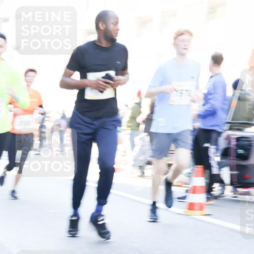 06.10.2024 - 19. swb-Marathon Bremen Matties Gatica Varas http://msf.ph/oto/7366168 06.10.2024 10:42:21 Laufen  meine-sportfotos.de
