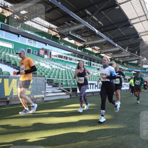 06.10.2024 - 19. swb-Marathon Bremen Yannick Fuchs http://msf.ph/oto/7366192 06.10.2024 10:37:14 Laufen im Stadion 7038, 7064, 7104, 7160, 7172, 7220, 7399, 7416, 7441, 7495, 7512, 7588, 7611, 7612, 7626, 7627, 7645, 7688, 7817, 7818, 7819, 7834, 7908, 8021, 8025, 8026, 8032, 8050, 8051, 8077, 8104, 8138, 8169, 8182, 8184, 8193, 8201, 8202, 8216, 8217, 8221, 8282, 8340, 8407, 8430, 8448, 8529, 8535, 8574, 8599, 8660, 8687, 8693, 8696, 8703, 8708, 8731, 8770, 8778, 8811, 8862, 9010, 9074, 9123, 9990 meine-sportfotos.de