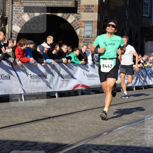 06.10.2024 - 19. swb-Marathon Bremen Strokosch-Dieckow http://msf.ph/oto/7366209 06.10.2024 10:40:15 Ziel 7649, 8447, 8974 meine-sportfotos.de