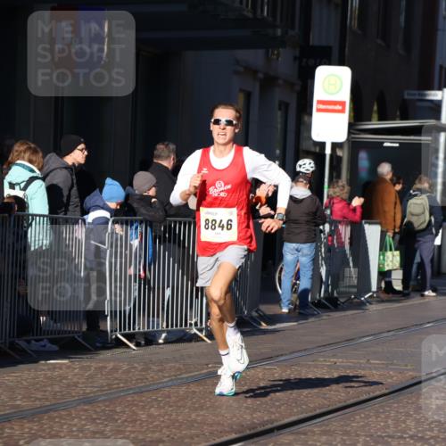 06.10.2024 - 19. swb-Marathon Bremen Strokosch-Dieckow http://msf.ph/oto/7366211 06.10.2024 10:31:46 Laufen 8300, 8371, 8513, 8780, 8846, 9063 meine-sportfotos.de