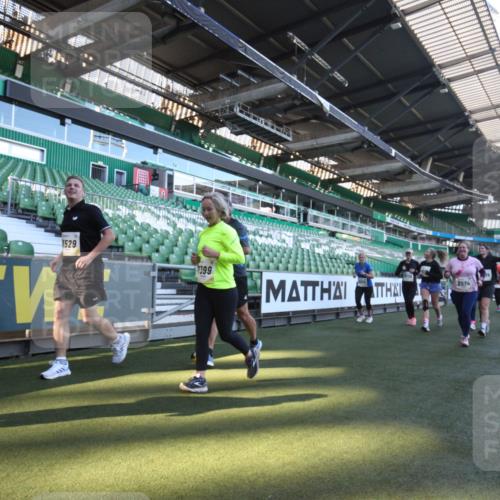 06.10.2024 - 19. swb-Marathon Bremen Yannick Fuchs http://msf.ph/oto/7366248 06.10.2024 10:37:18 Laufen im Stadion 7038, 7064, 7164, 7172, 7220, 7399, 7416, 7441, 7495, 7512, 7588, 7611, 7612, 7626, 7627, 7645, 7688, 7817, 7818, 7819, 7834, 7908, 8021, 8025, 8026, 8032, 8050, 8051, 8077, 8104, 8130, 8169, 8182, 8184, 8193, 8201, 8202, 8216, 8217, 8221, 8282, 8294, 8340, 8407, 8430, 8448, 8464, 8529, 8532, 8535, 8574, 8597, 8599, 8660, 8687, 8693, 8696, 8703, 8731, 8770, 8778, 8811, 8862, 9010, 9074, 9123 meine-sportfotos.de