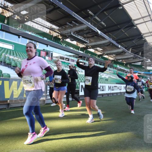 06.10.2024 - 19. swb-Marathon Bremen Yannick Fuchs http://msf.ph/oto/7366301 06.10.2024 10:37:21 Laufen im Stadion 7038, 7164, 7172, 7220, 7399, 7416, 7441, 7495, 7512, 7588, 7611, 7612, 7626, 7627, 7645, 7688, 7711, 7713, 7817, 7818, 7819, 7834, 7908, 7999, 8021, 8025, 8026, 8032, 8050, 8051, 8077, 8104, 8130, 8169, 8182, 8184, 8201, 8202, 8216, 8217, 8221, 8282, 8294, 8340, 8393, 8407, 8448, 8464, 8529, 8532, 8535, 8574, 8597, 8599, 8660, 8687, 8693, 8696, 8703, 8731, 8770, 8778, 8811, 8862, 9010, 9074, 9123 meine-sportfotos.de