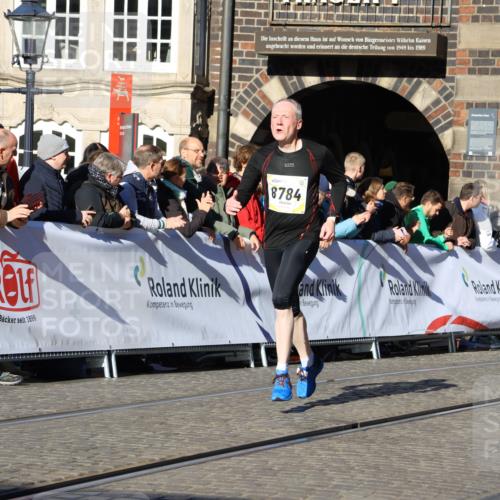 06.10.2024 - 19. swb-Marathon Bremen Strokosch-Dieckow http://msf.ph/oto/7366349 06.10.2024 10:40:32 Ziel 7738, 8120, 8220, 8390, 8544, 8726, 8784, 9052 meine-sportfotos.de