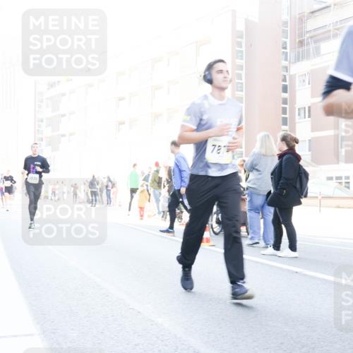 06.10.2024 - 19. swb-Marathon Bremen Matties Gatica Varas http://msf.ph/oto/7366353 06.10.2024 10:42:25 Laufen 7815 meine-sportfotos.de