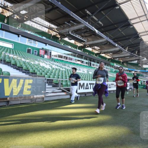 06.10.2024 - 19. swb-Marathon Bremen Yannick Fuchs http://msf.ph/oto/7366402 06.10.2024 10:37:27 Laufen im Stadion 7038, 7164, 7172, 7220, 7399, 7441, 7495, 7512, 7588, 7611, 7612, 7672, 7681, 7688, 7711, 7713, 7728, 7729, 7817, 7818, 7819, 7834, 7999, 8021, 8025, 8026, 8032, 8063, 8077, 8104, 8114, 8130, 8140, 8141, 8145, 8169, 8182, 8184, 8201, 8202, 8213, 8216, 8217, 8221, 8282, 8294, 8340, 8393, 8407, 8448, 8464, 8529, 8532, 8535, 8537, 8574, 8597, 8599, 8660, 8687, 8693, 8696, 8697, 8703, 8731, 8770, 8778, 8811, 9010, 9074 meine-sportfotos.de