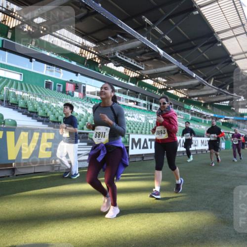 06.10.2024 - 19. swb-Marathon Bremen Yannick Fuchs http://msf.ph/oto/7366414 06.10.2024 10:37:28 Laufen im Stadion 7038, 7164, 7172, 7220, 7399, 7441, 7495, 7512, 7588, 7611, 7612, 7672, 7681, 7688, 7711, 7713, 7728, 7729, 7817, 7818, 7819, 7834, 7916, 7999, 8021, 8025, 8026, 8032, 8063, 8077, 8104, 8114, 8130, 8140, 8141, 8145, 8169, 8182, 8184, 8201, 8202, 8213, 8216, 8217, 8221, 8282, 8294, 8393, 8448, 8464, 8529, 8532, 8535, 8537, 8574, 8597, 8599, 8660, 8687, 8693, 8696, 8697, 8703, 8731, 8770, 8778, 8811, 9010, 9074 meine-sportfotos.de