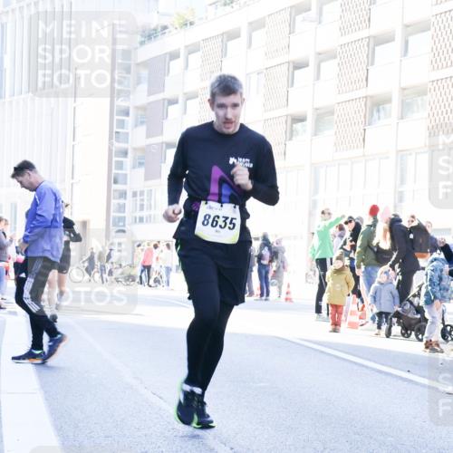 06.10.2024 - 19. swb-Marathon Bremen Matties Gatica Varas http://msf.ph/oto/7366422 06.10.2024 10:42:27 Laufen 8635 meine-sportfotos.de