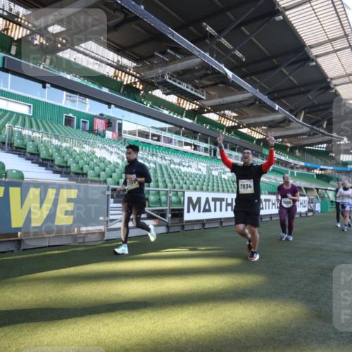 06.10.2024 - 19. swb-Marathon Bremen Yannick Fuchs http://msf.ph/oto/7366424 06.10.2024 10:37:30 Laufen im Stadion 7038, 7164, 7220, 7441, 7495, 7512, 7588, 7611, 7612, 7672, 7681, 7688, 7711, 7713, 7728, 7729, 7817, 7818, 7819, 7834, 7916, 7999, 8021, 8032, 8063, 8077, 8104, 8114, 8130, 8140, 8141, 8145, 8169, 8182, 8184, 8202, 8213, 8216, 8217, 8221, 8282, 8294, 8393, 8448, 8464, 8529, 8532, 8535, 8537, 8574, 8597, 8599, 8660, 8687, 8693, 8696, 8697, 8731, 8770, 8778, 8811, 9010, 9074 meine-sportfotos.de