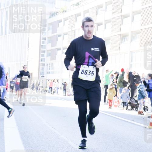 06.10.2024 - 19. swb-Marathon Bremen Matties Gatica Varas http://msf.ph/oto/7366448 06.10.2024 10:42:27 Laufen 184, 8635 meine-sportfotos.de