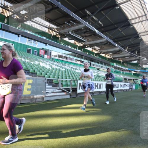 06.10.2024 - 19. swb-Marathon Bremen Yannick Fuchs http://msf.ph/oto/7366449 06.10.2024 10:37:33 Laufen im Stadion 7038, 7164, 7220, 7441, 7495, 7512, 7588, 7611, 7612, 7672, 7681, 7688, 7711, 7713, 7728, 7729, 7817, 7818, 7819, 7834, 7916, 7999, 8021, 8063, 8077, 8104, 8114, 8130, 8140, 8141, 8145, 8169, 8182, 8184, 8188, 8202, 8213, 8216, 8217, 8221, 8282, 8294, 8393, 8439, 8448, 8464, 8532, 8535, 8537, 8574, 8597, 8599, 8687, 8693, 8696, 8697, 8731, 8770, 8778, 8811, 8895, 9010 meine-sportfotos.de