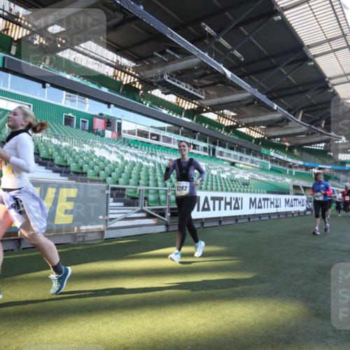 06.10.2024 - 19. swb-Marathon Bremen Yannick Fuchs http://msf.ph/oto/7366465 06.10.2024 10:37:34 Laufen im Stadion 7038, 7164, 7220, 7441, 7495, 7512, 7588, 7611, 7612, 7672, 7681, 7688, 7711, 7713, 7728, 7729, 7817, 7818, 7819, 7834, 7916, 7999, 8021, 8063, 8077, 8104, 8114, 8130, 8140, 8141, 8145, 8169, 8182, 8184, 8188, 8202, 8213, 8217, 8221, 8282, 8294, 8393, 8439, 8448, 8464, 8532, 8535, 8537, 8574, 8597, 8599, 8687, 8693, 8697, 8770, 8778, 8811, 8895, 9010 meine-sportfotos.de