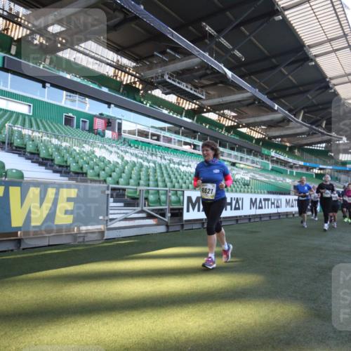 06.10.2024 - 19. swb-Marathon Bremen Yannick Fuchs http://msf.ph/oto/7366474 06.10.2024 10:37:36 Laufen im Stadion 7038, 7164, 7220, 7310, 7441, 7495, 7512, 7588, 7611, 7612, 7672, 7681, 7688, 7711, 7713, 7728, 7729, 7732, 7817, 7818, 7819, 7834, 7916, 7994, 7995, 7999, 8021, 8063, 8077, 8104, 8114, 8130, 8140, 8141, 8145, 8169, 8182, 8184, 8188, 8202, 8213, 8217, 8221, 8282, 8294, 8393, 8439, 8448, 8464, 8532, 8535, 8537, 8597, 8599, 8687, 8693, 8697, 8778, 8811, 8895 meine-sportfotos.de