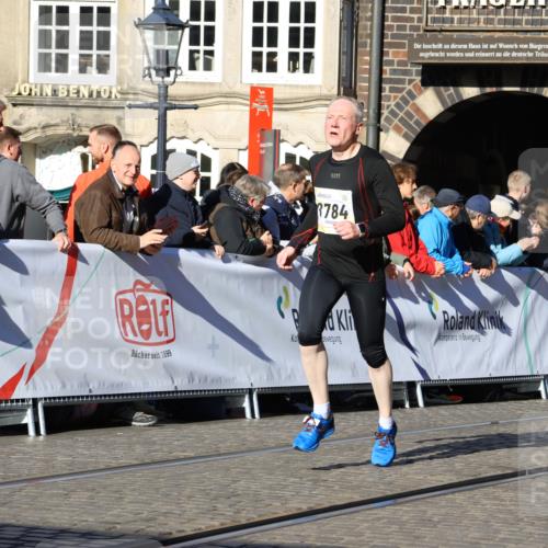 06.10.2024 - 19. swb-Marathon Bremen Strokosch-Dieckow http://msf.ph/oto/7366484 06.10.2024 10:40:32 Ziel 7738, 8120, 8220, 8390, 8544, 8726, 8784, 9052 meine-sportfotos.de