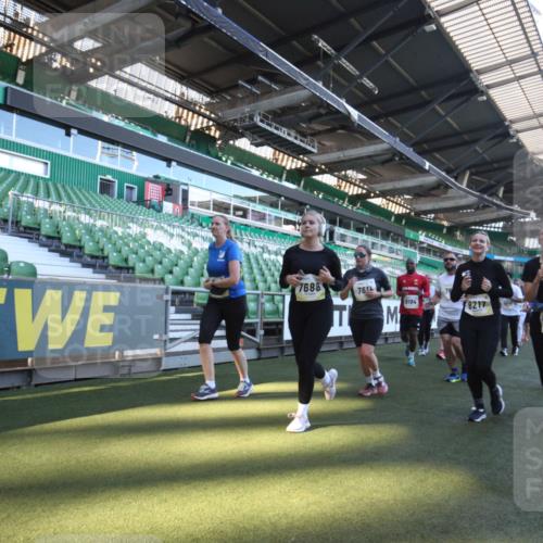 06.10.2024 - 19. swb-Marathon Bremen Yannick Fuchs http://msf.ph/oto/7366490 06.10.2024 10:37:40 Laufen im Stadion 7038, 7062, 7075, 7093, 7112, 7164, 7220, 7310, 7356, 7357, 7440, 7441, 7495, 7500, 7512, 7543, 7544, 7588, 7611, 7612, 7672, 7681, 7688, 7711, 7713, 7725, 7728, 7729, 7732, 7808, 7817, 7818, 7819, 7834, 7881, 7916, 7994, 7995, 7999, 8021, 8063, 8077, 8104, 8114, 8130, 8140, 8141, 8145, 8169, 8182, 8184, 8188, 8213, 8217, 8221, 8282, 8294, 8295, 8393, 8439, 8448, 8464, 8532, 8535, 8537, 8597, 8623, 8687, 8697, 8811, 8895 meine-sportfotos.de