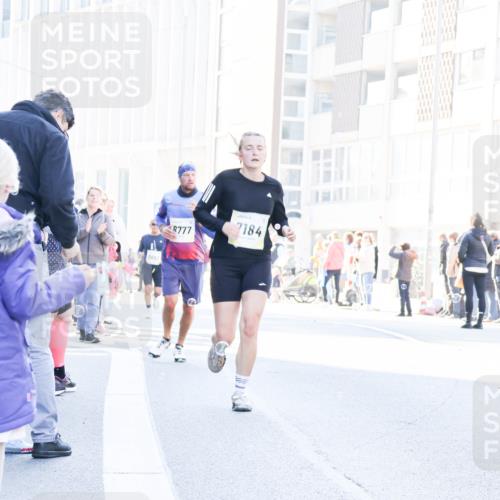06.10.2024 - 19. swb-Marathon Bremen Matties Gatica Varas http://msf.ph/oto/7366491 06.10.2024 10:42:29 Laufen 8852, 8777, 7184 meine-sportfotos.de